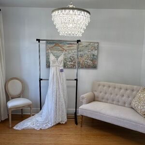 Brand new LaDavine wedding dress (never worn)